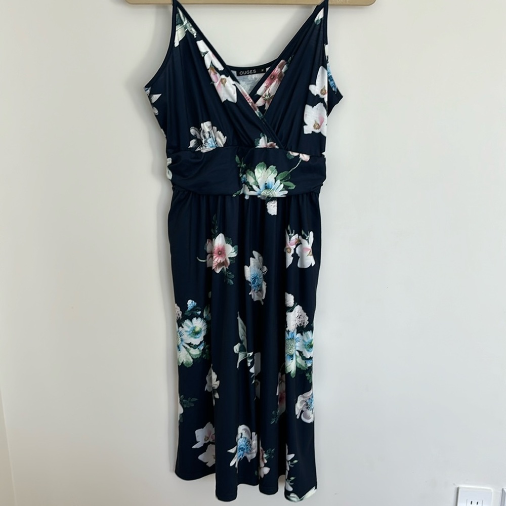 Women’s summer spaghetti strap Vneck dress